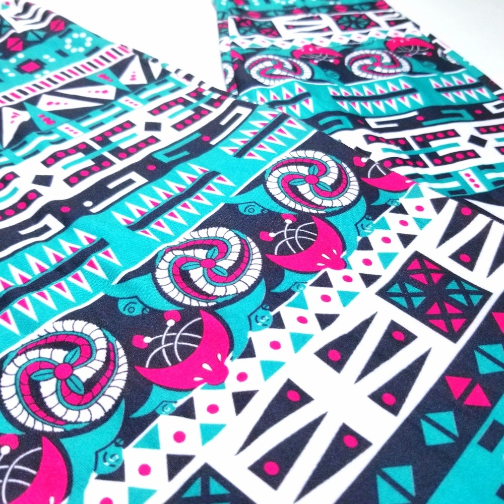 Soft Leggings (R Print) - Picture 3 of 3